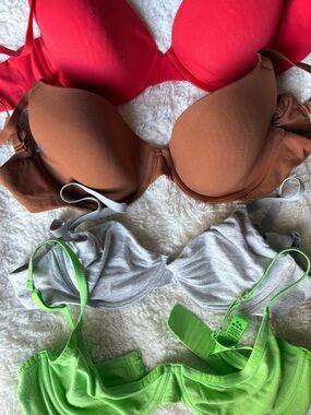 SKIMS bundle of 4 - all 34c